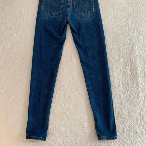 Levi's Super Skinny Jean - Picture 4 of 5